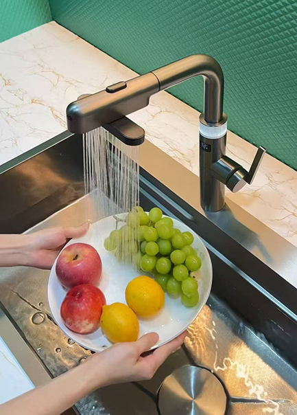 Waterfall pull-out kusina gripo